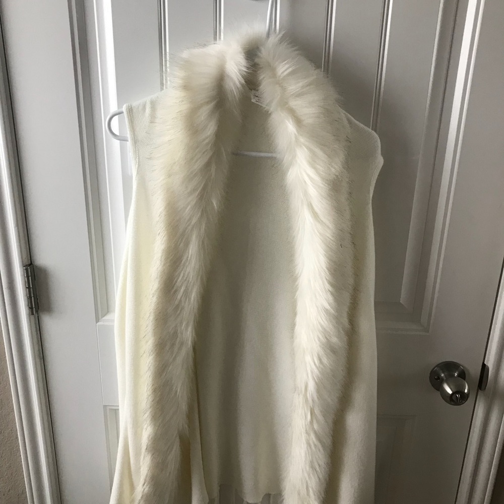Origami by Vivien brand Faux Fur Collar Vest